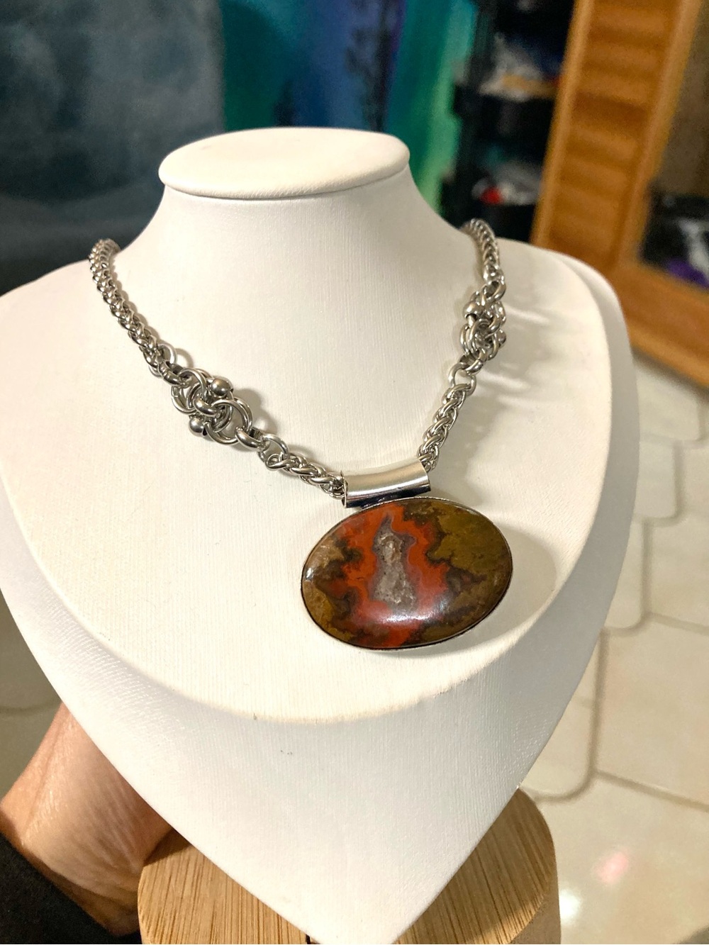 Mookaite jasper gemstone boho celtic knot design necklace - Picture 7 of 8